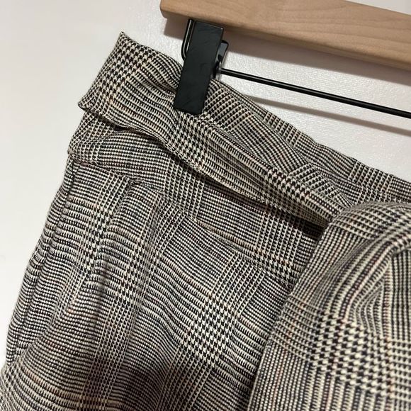 Plaid Tie Waist High-rise puddle pants that are cut in a relaxed silhoue… - Picture 5 of 13